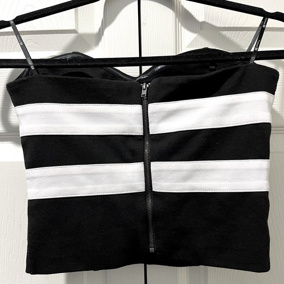 Forever 21 Chevron Pattern Bustier Crop Top - Picture 2 of 6